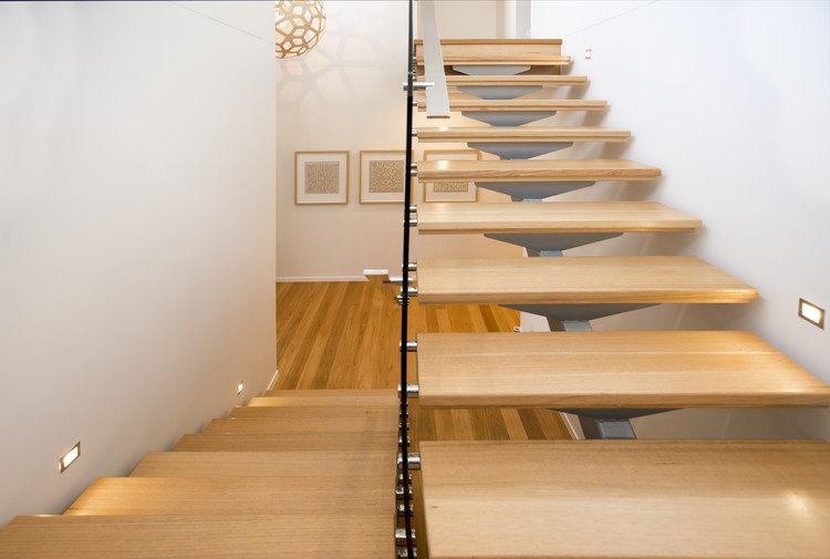 Mono Stringer Staircase|Blackbutt Timber|Pendant Light